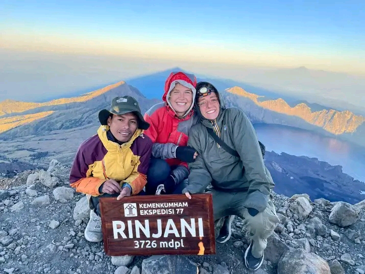 Trekking to Rinjani