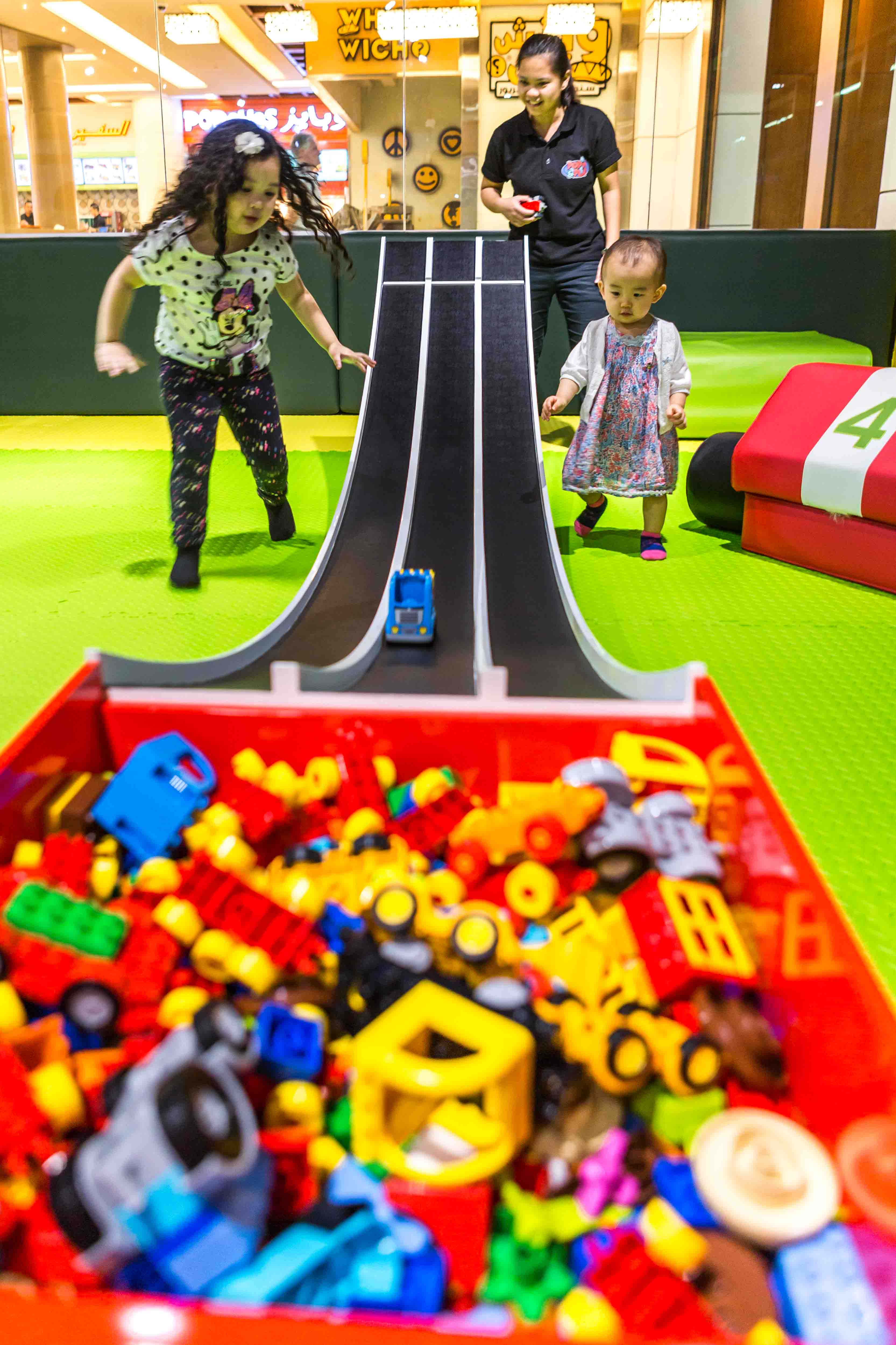 Pop in and Play