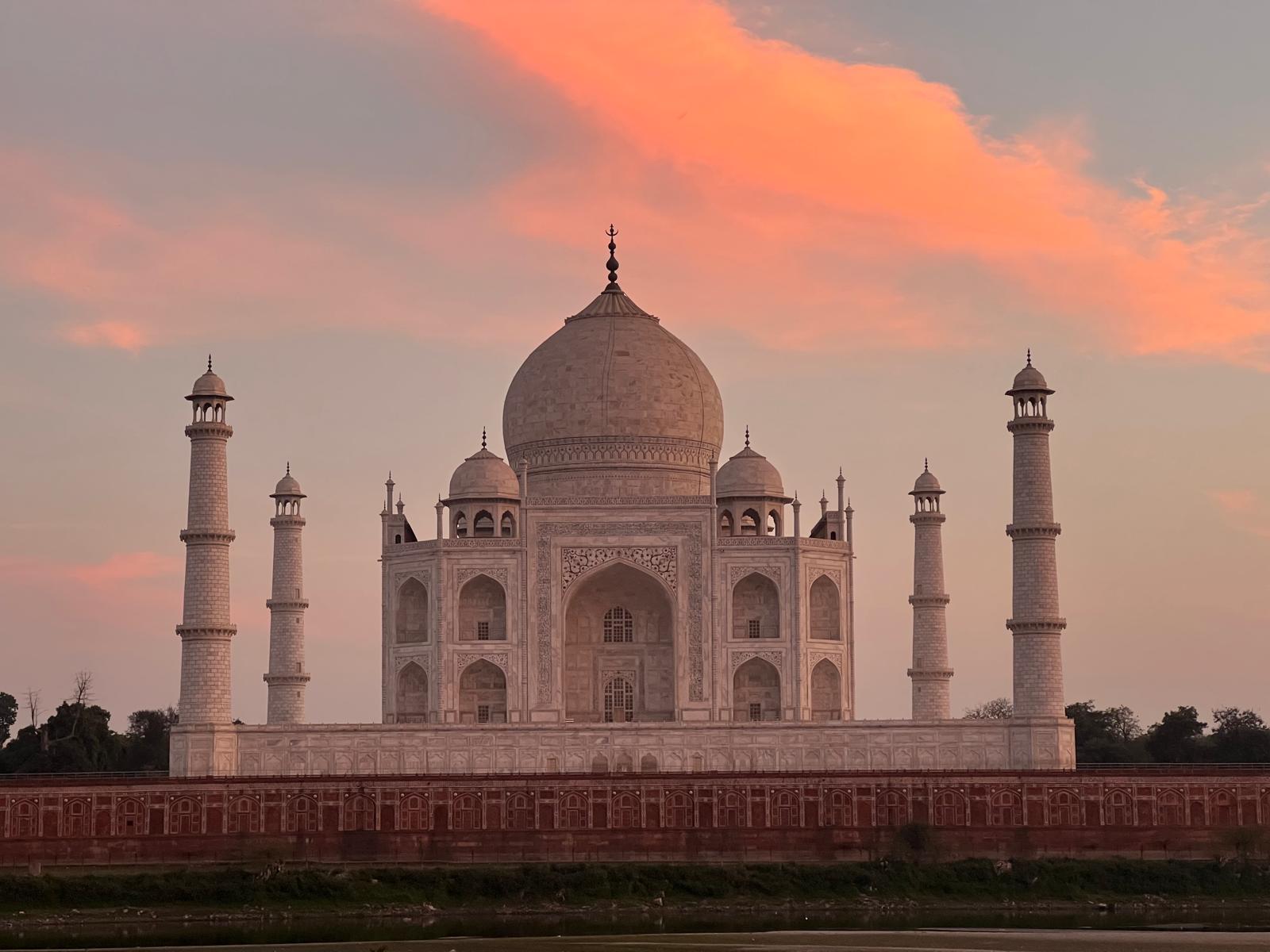 Tajmahal Luxury Trip
