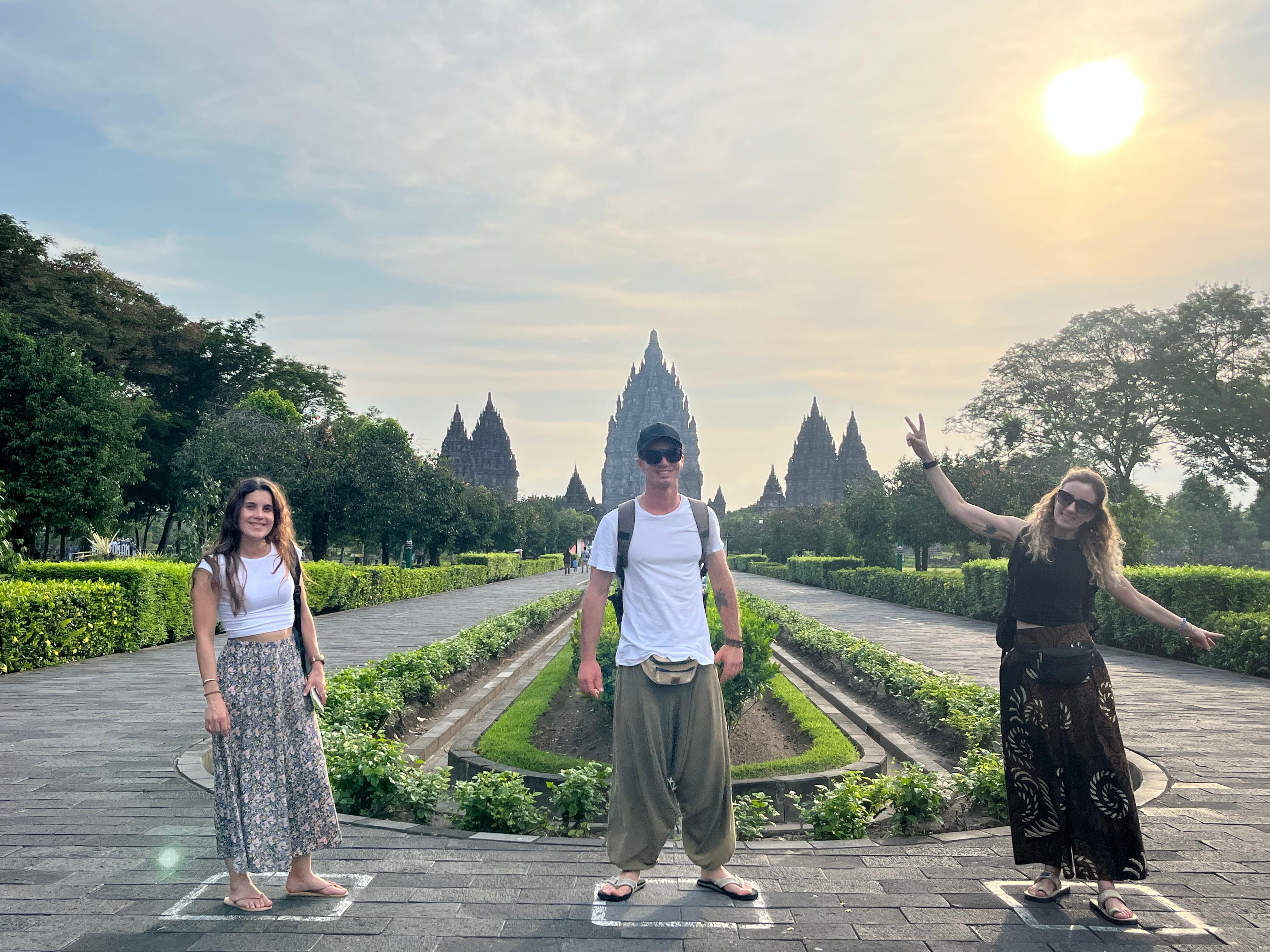 EXPLORE JAVA INDONESIA