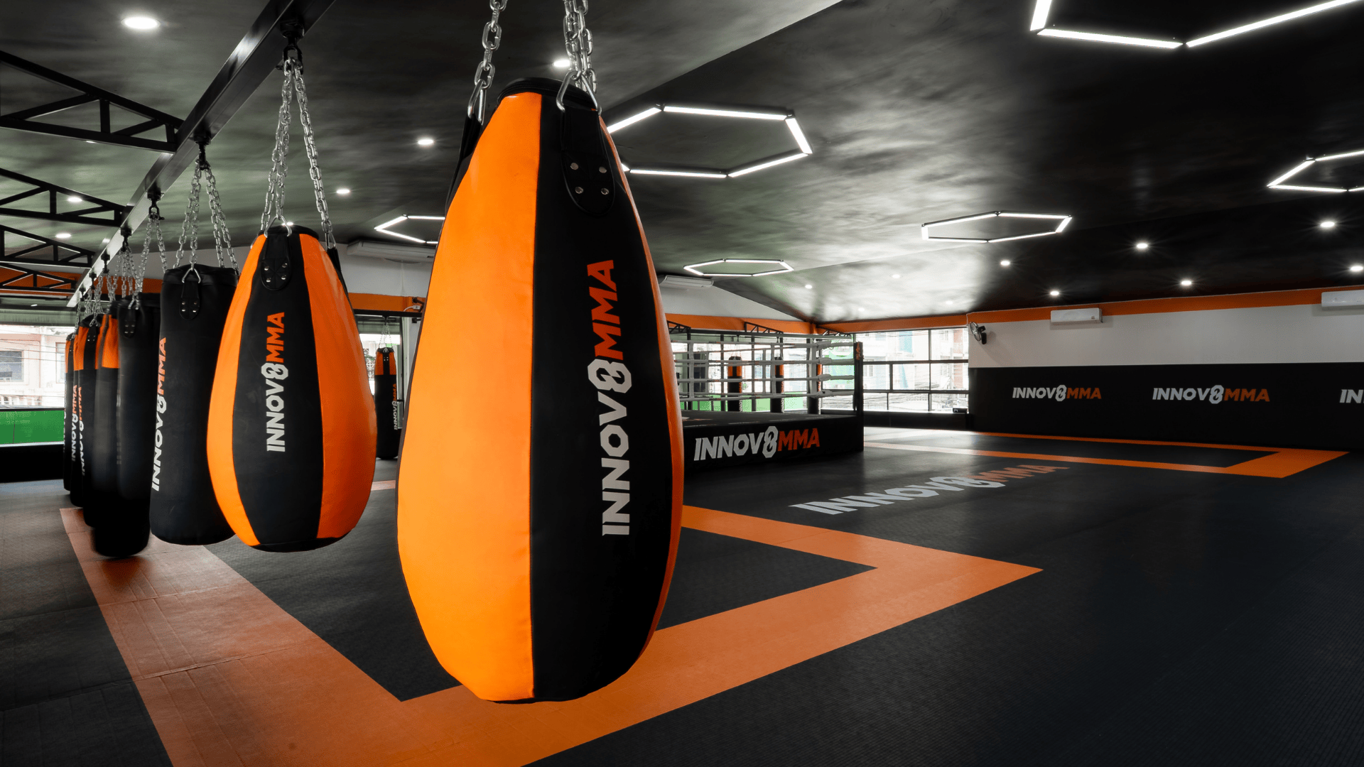 INNOV8 MMA