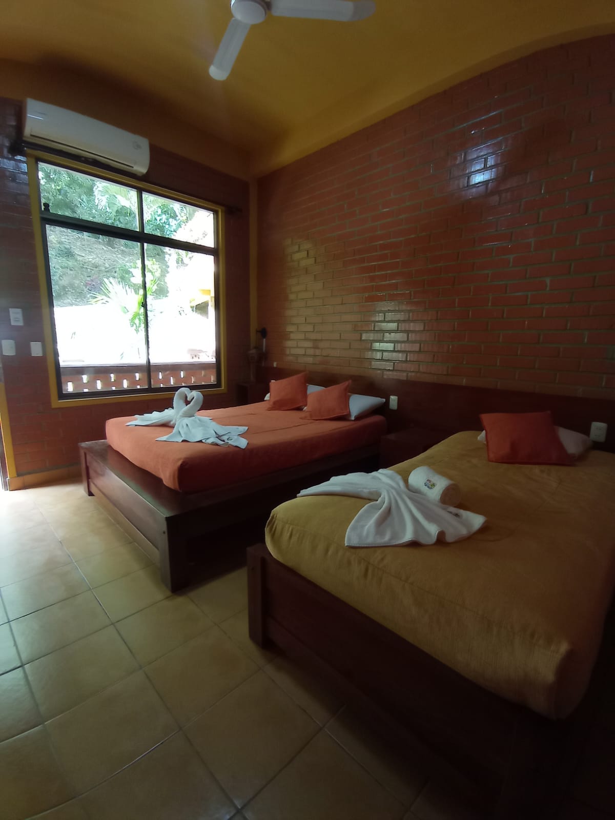 HOTEL CABAÑAS EMYMAR