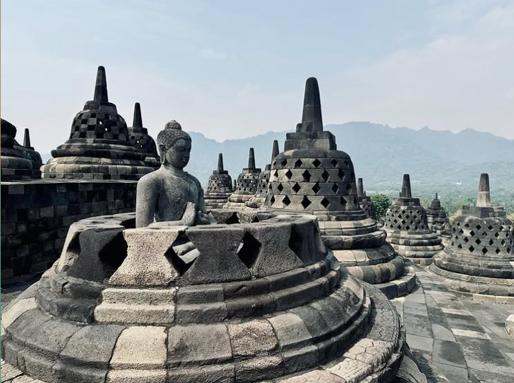 Trevmi Tour (Borobudur & Prambanan Yogyakarta)