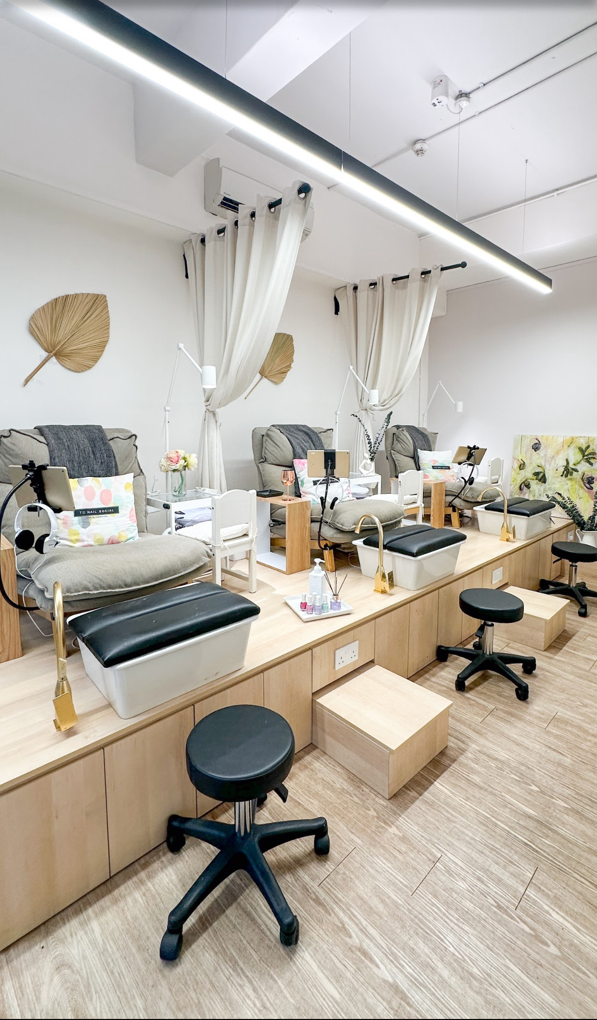 The Nail Social