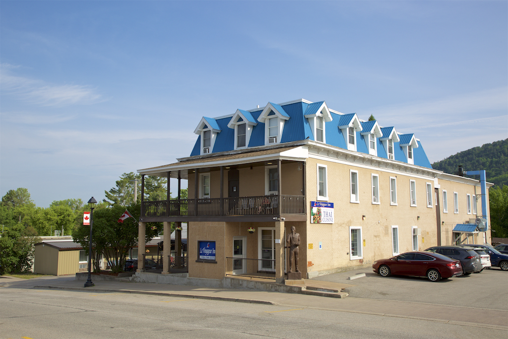 Le Voyageur Inn