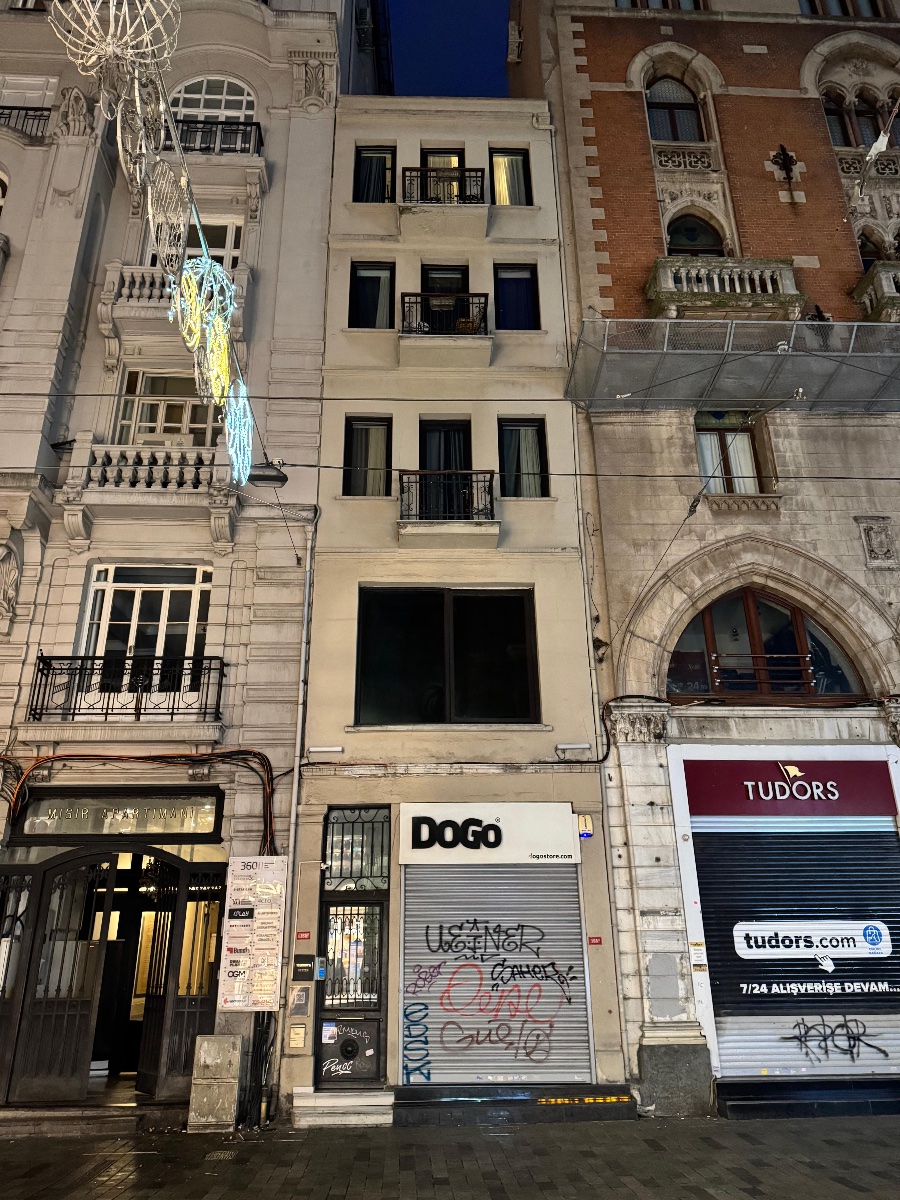 Magnova Studios Hotel
