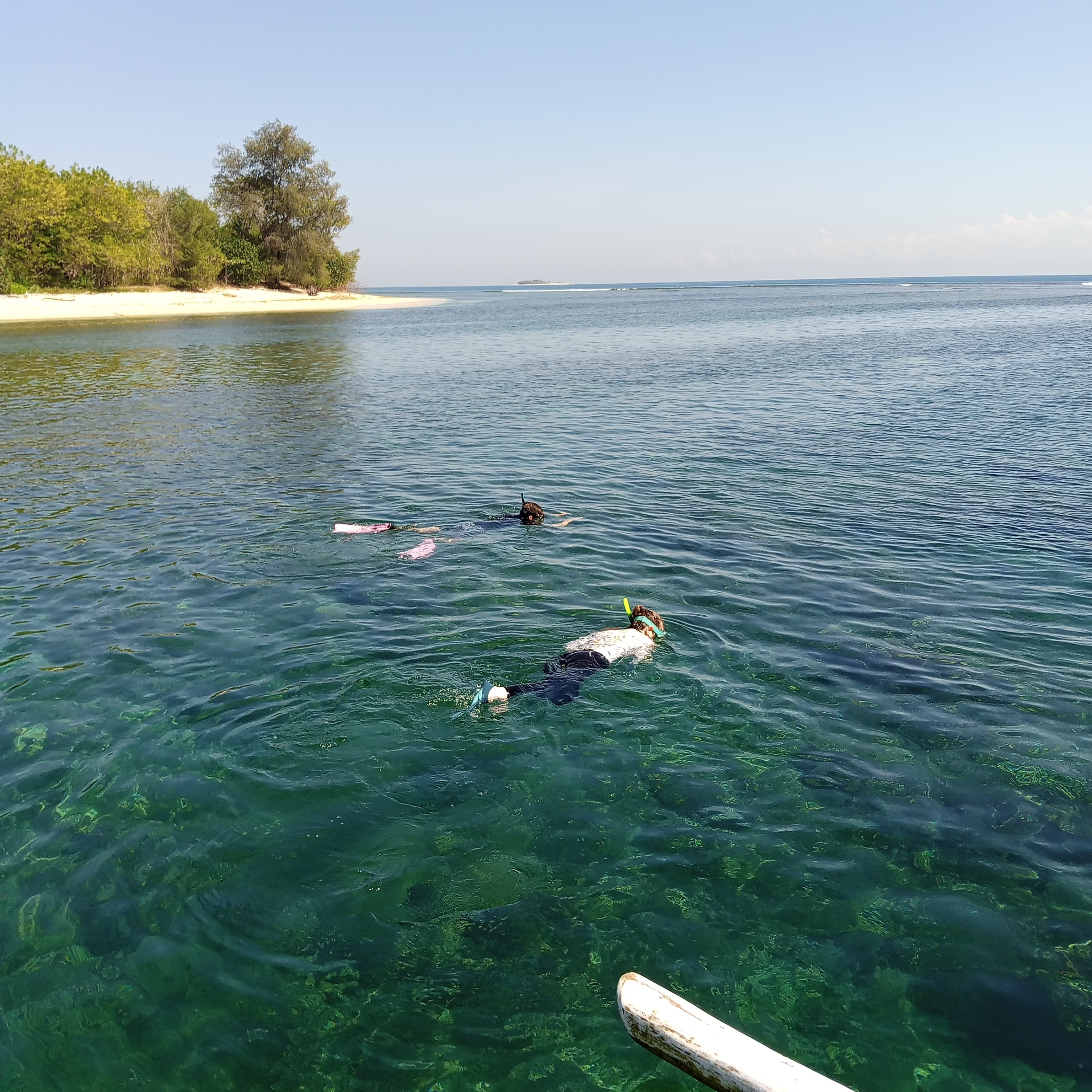 Snorkeling to 5 Secret Gilis