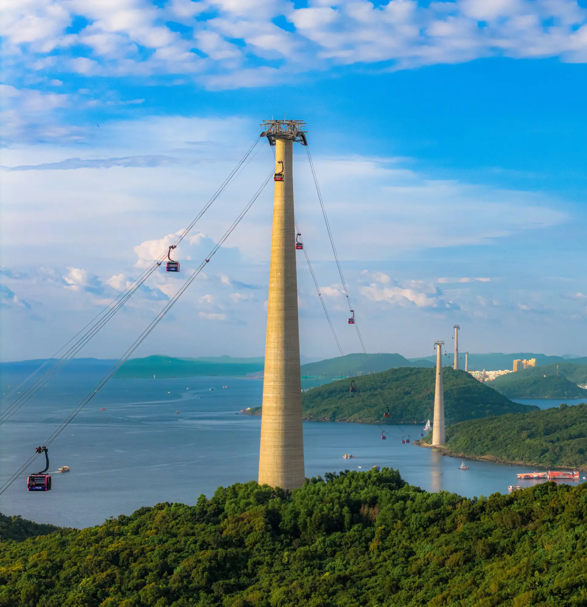 Hon Thom Island Tour Phu Quoc: Cable Car and Water Park