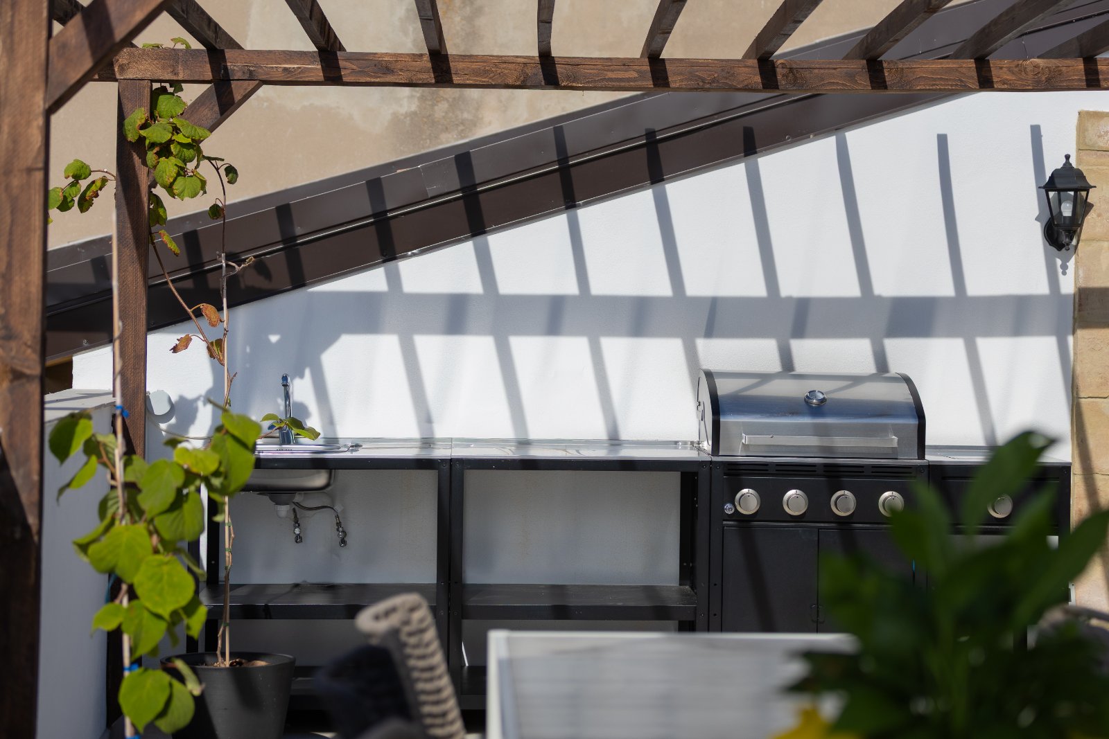 Outdoor Kitchen