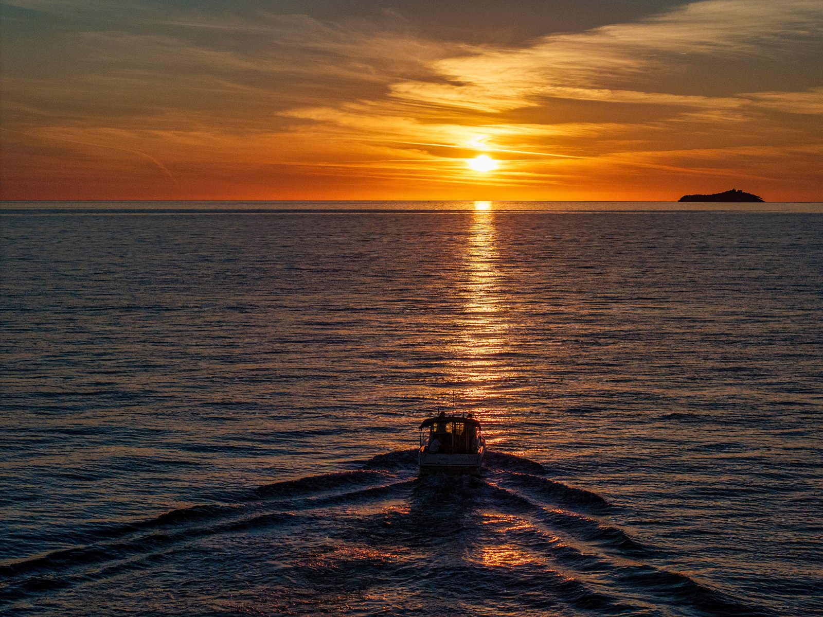 Sunst by Boat