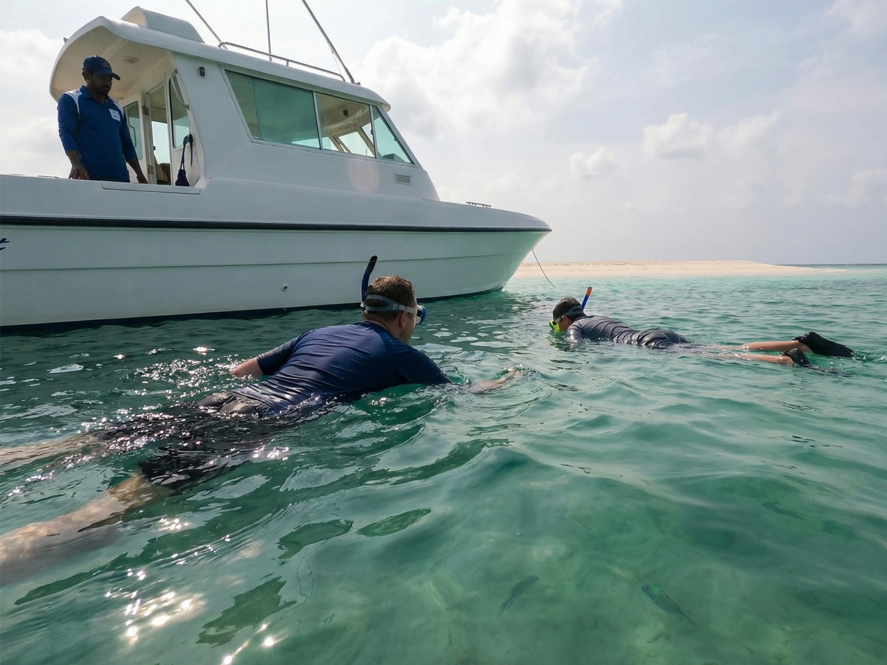 SNORKELING BOAT TOUR