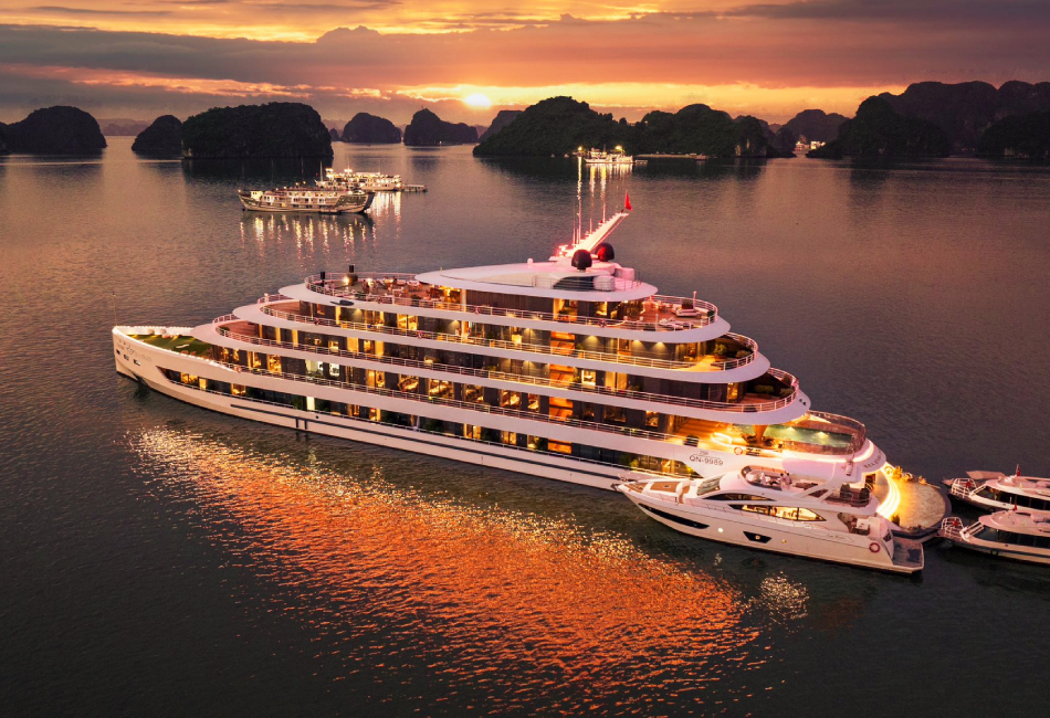 Ha Long Bay Day Trip from Hanoi
