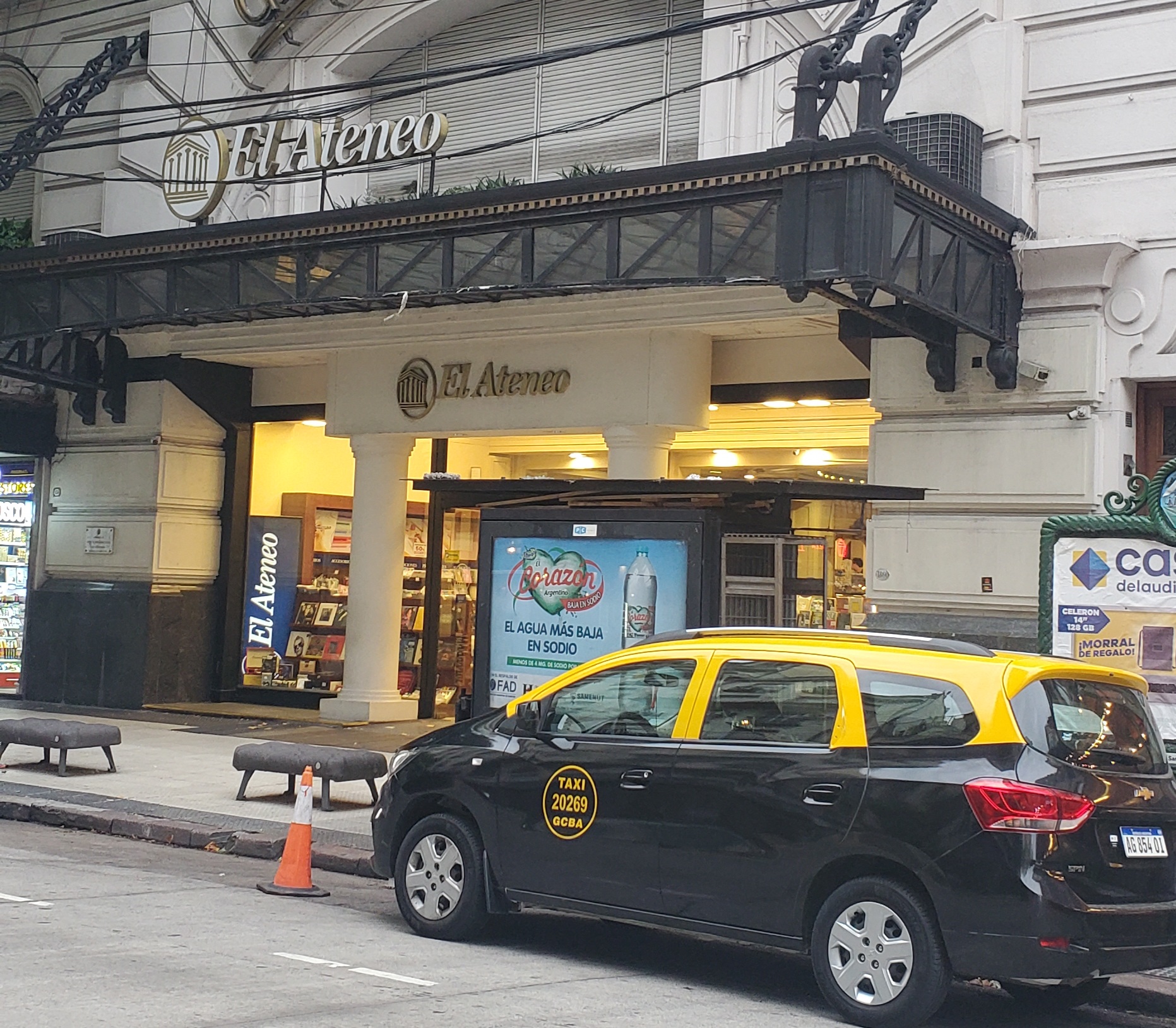Biblioteca el ateneo!