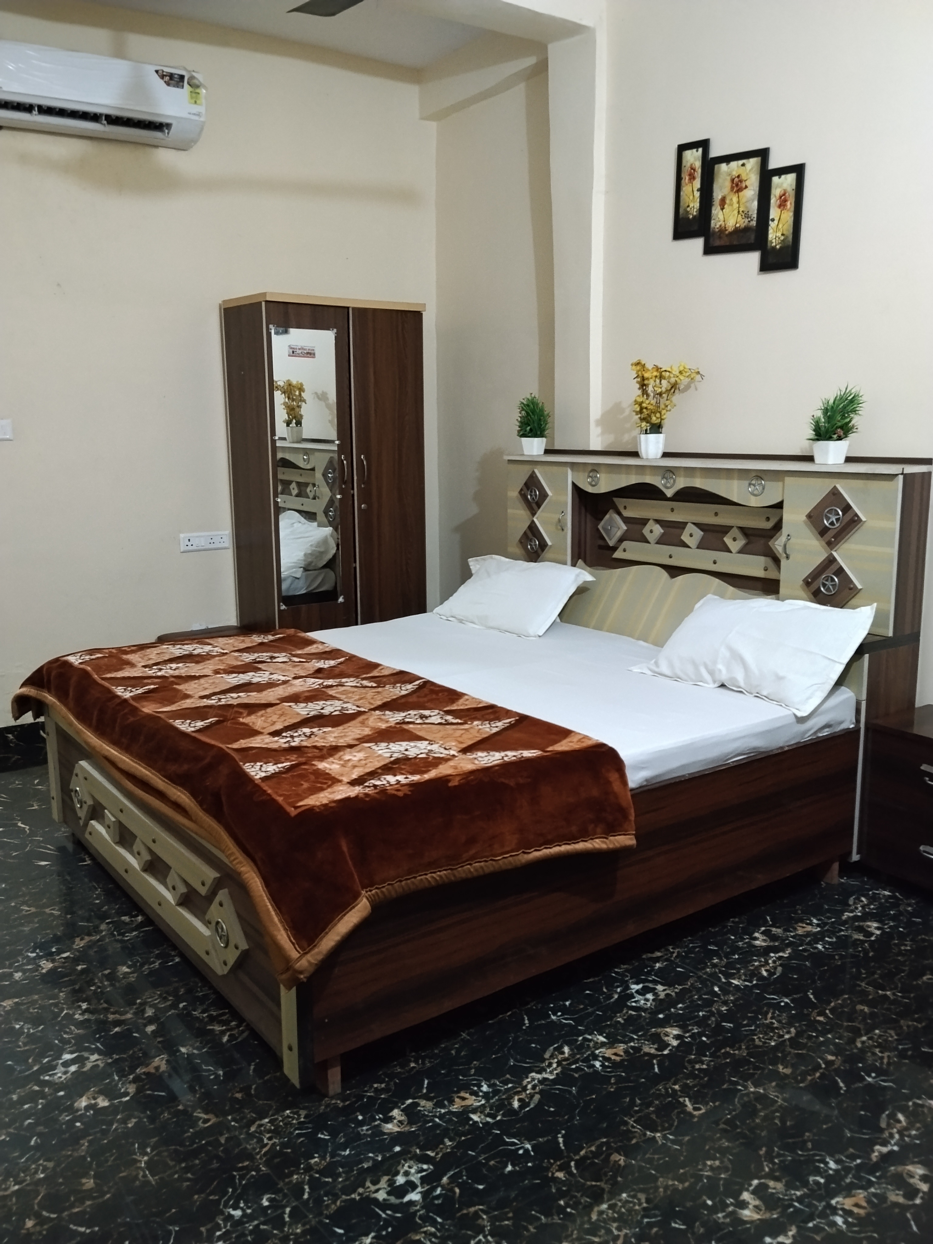 Radha Krishna Palace Banquet Hall and Hotel