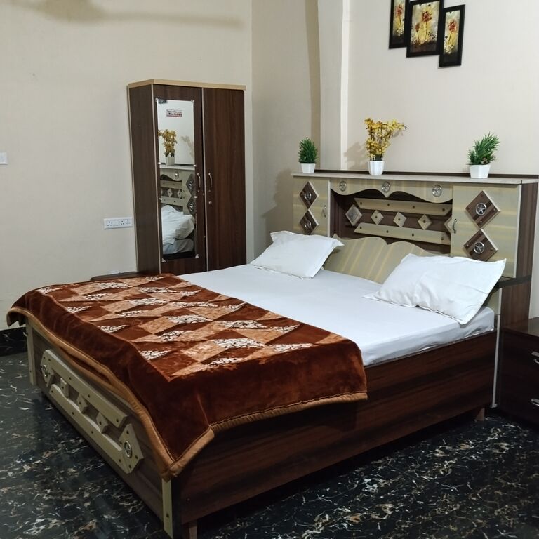 Radha Krishna Palace Banquet Hall and Hotel