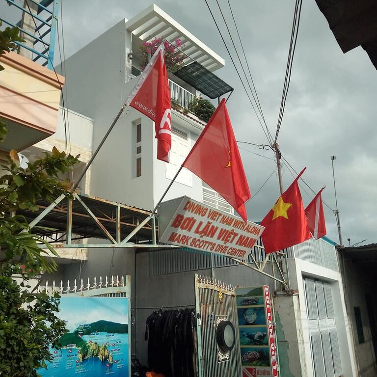 Mark Scott's Diving Vietnam