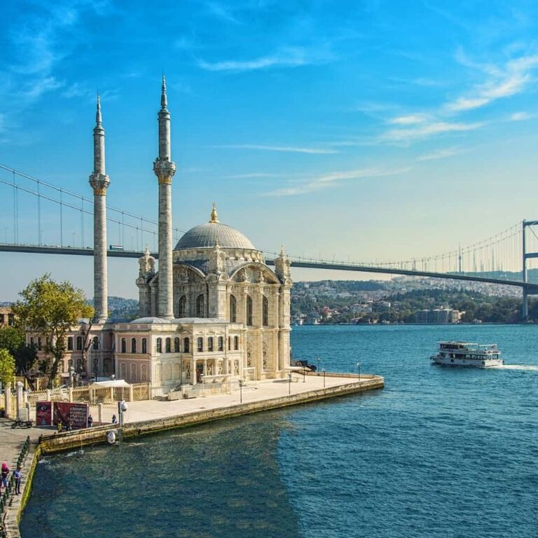 Voyelo Travel