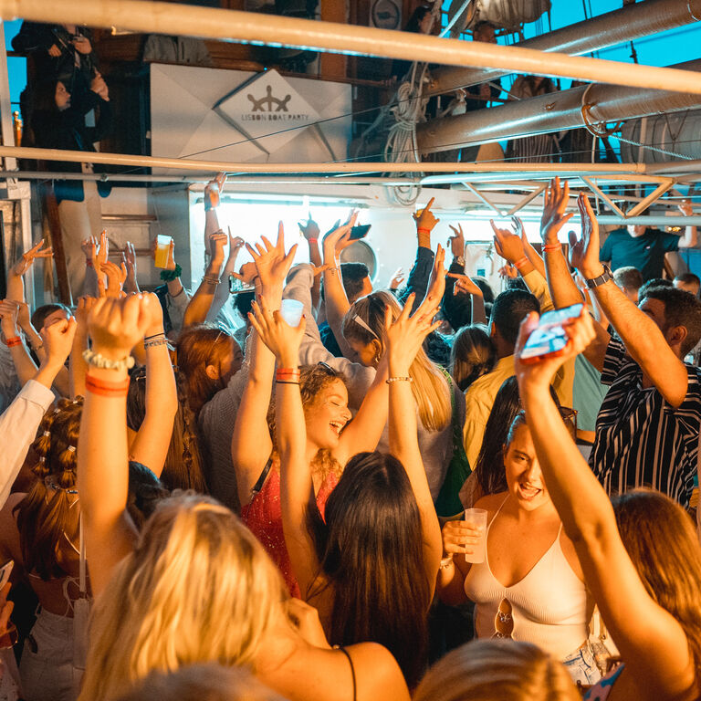 lisbon boat party