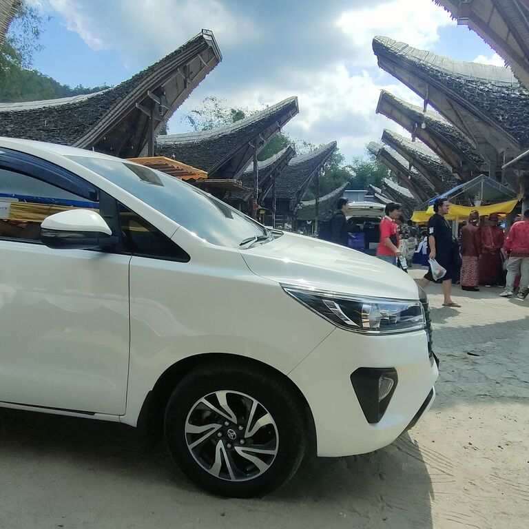 Lajeka Car Rental & Tour