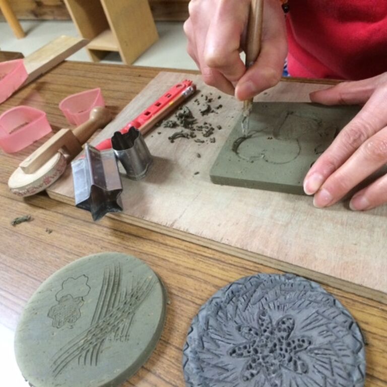 Yasutomi white clay roofing tiles "Awaji Island Kawaraya"