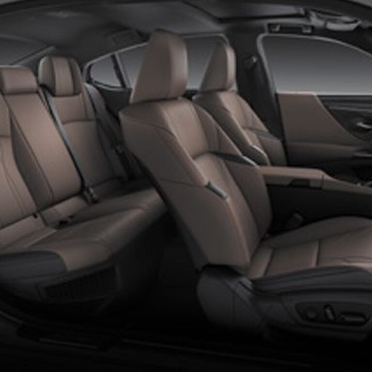 Luxe 32 | Chauffeur Drive