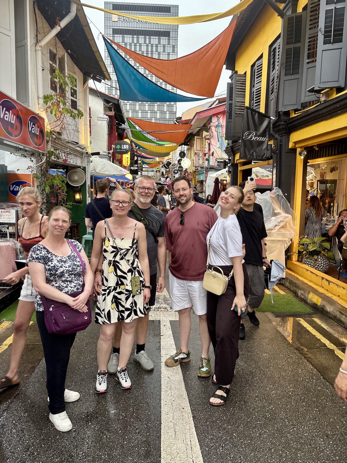 Livin' Da Local / Singapore Foodsters