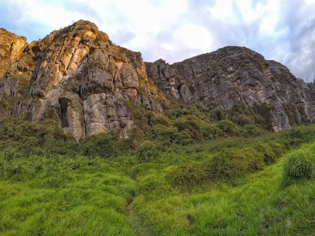 Rock climbing Suesca