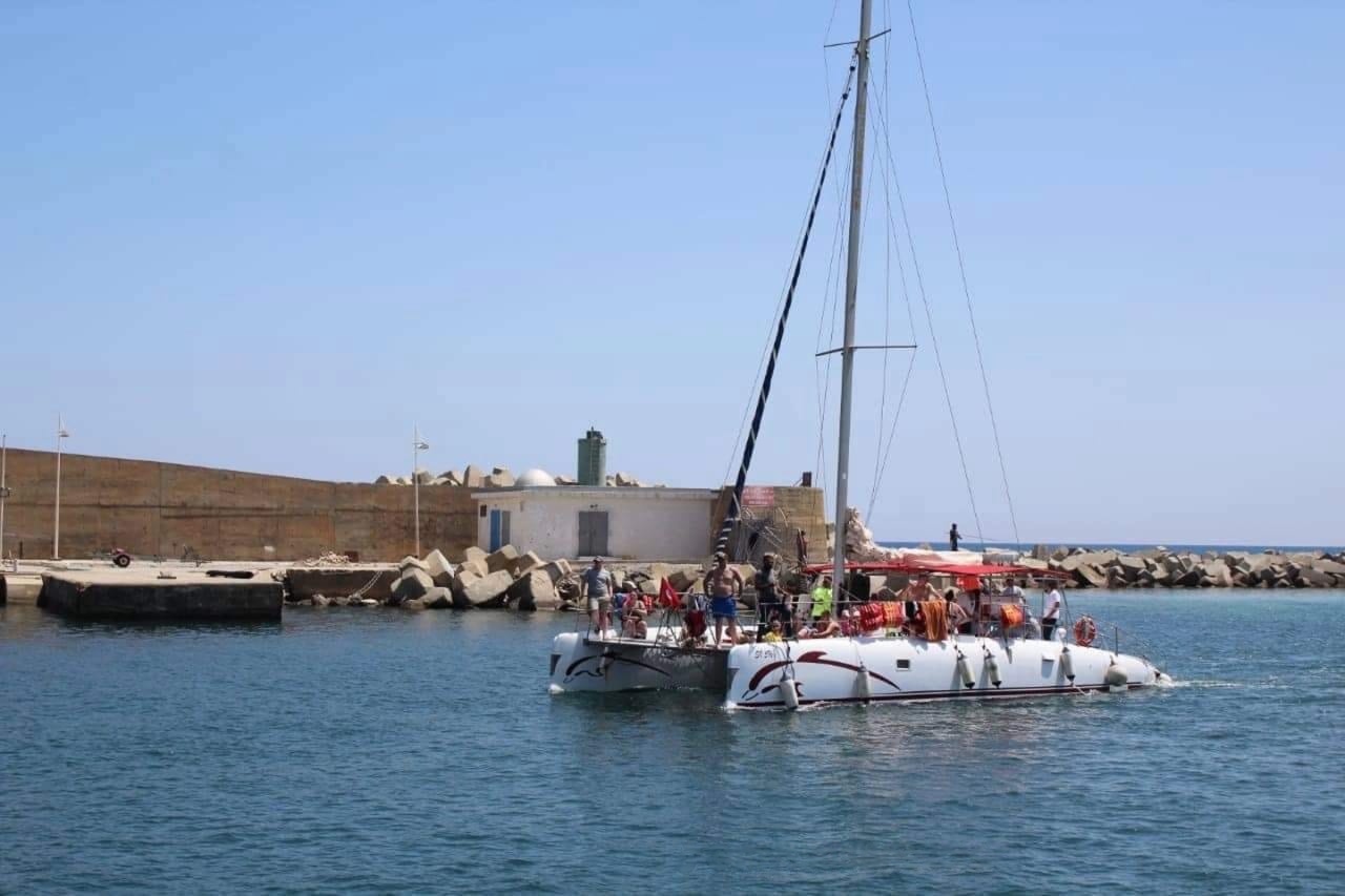 Hammamet: Luxury catamaran trip with swimming, snacks & flexible departures