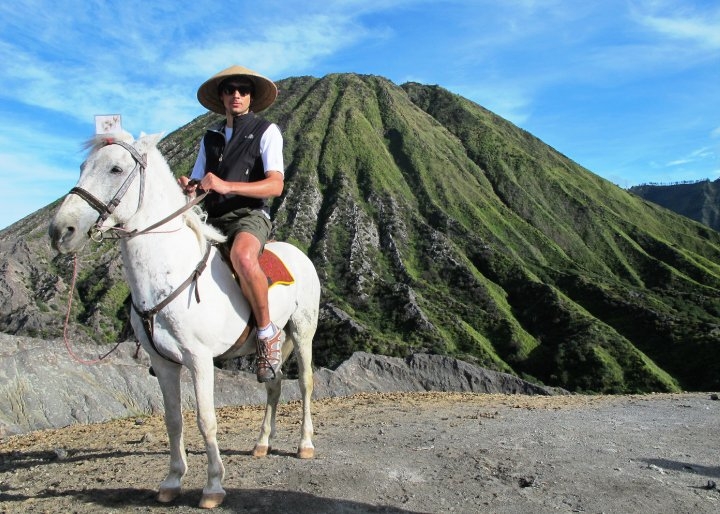 Travelife Tours