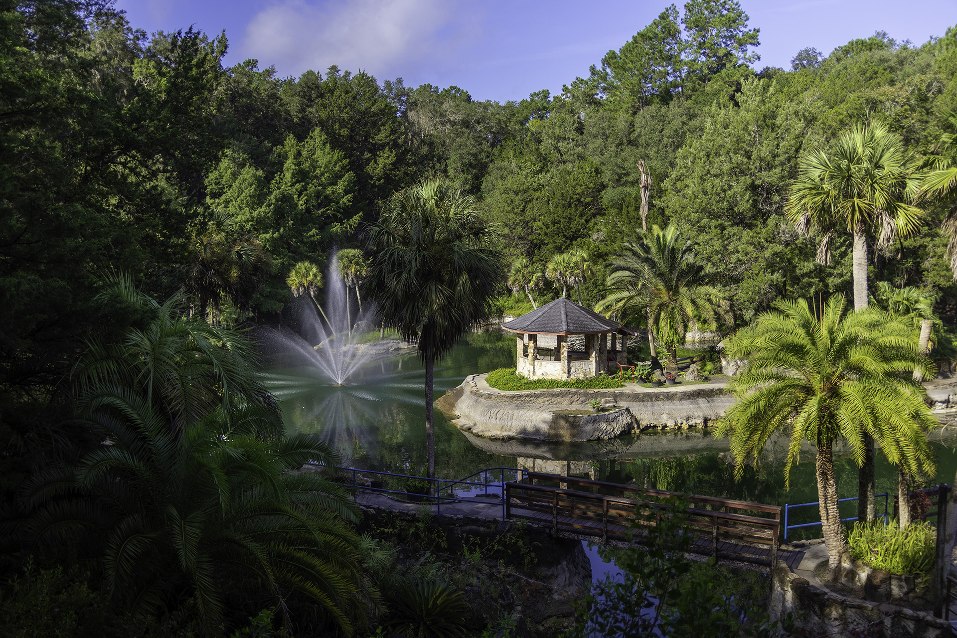 Cedar Lakes Woods and Gardens