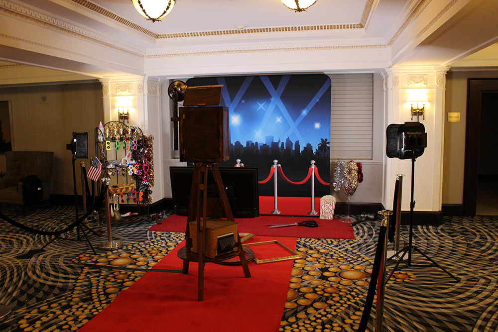 The Looking Glass Photo Booths