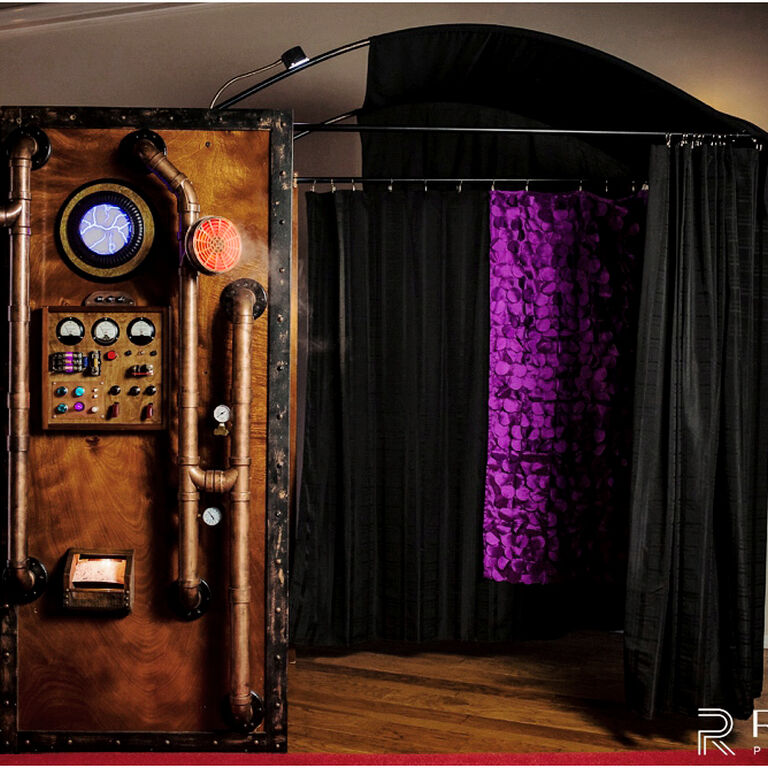 The Looking Glass Photo Booths