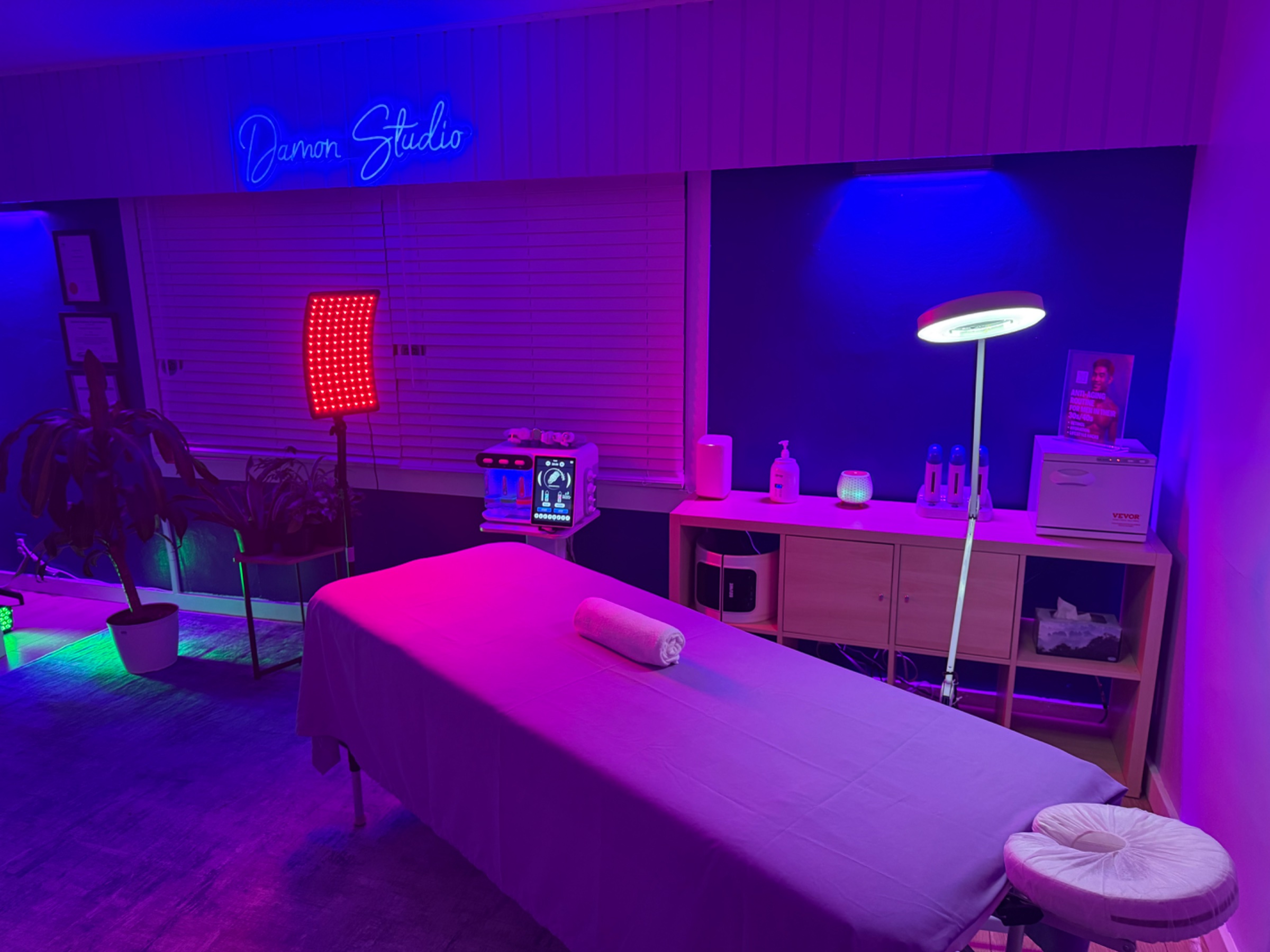 Damon Spa Studio for Men