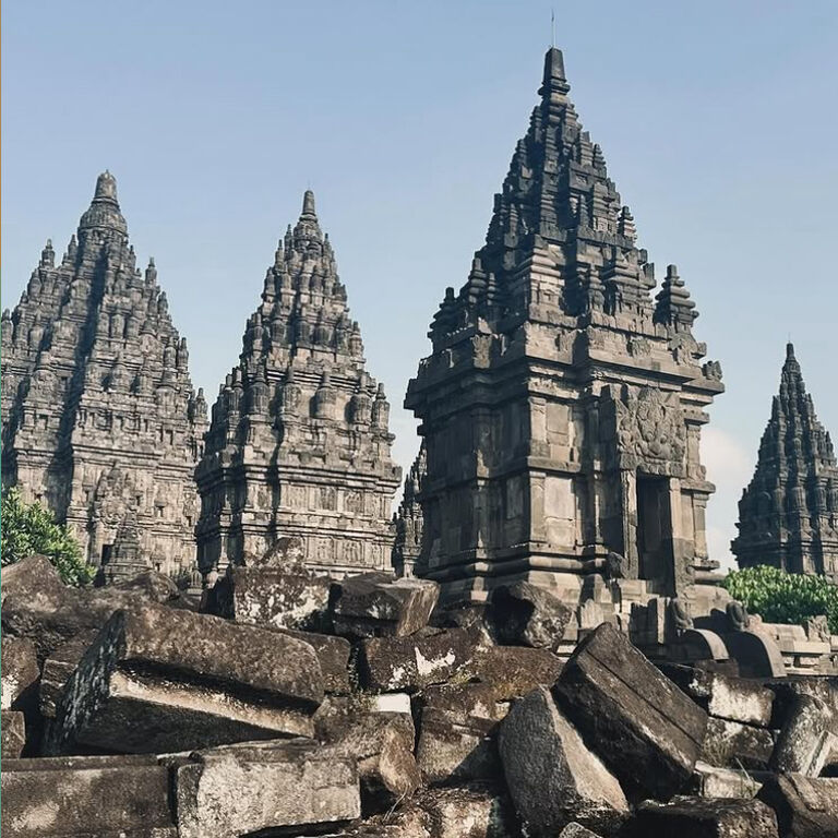 Tour Borobudur & Prambanan