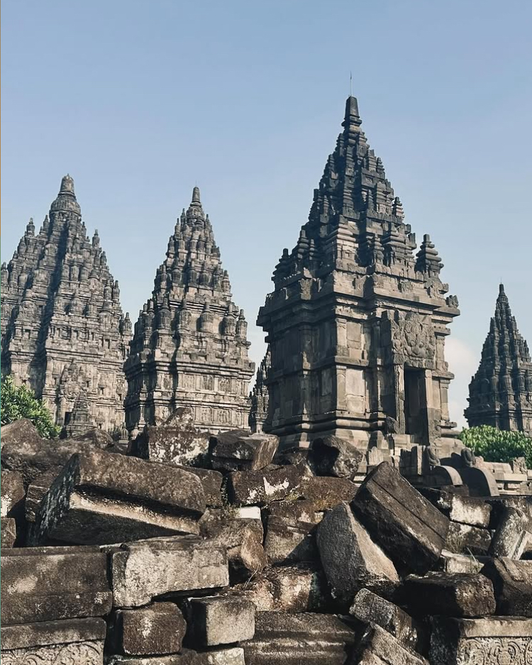 Trevmi Tour (Borobudur & Prambanan Yogyakarta)