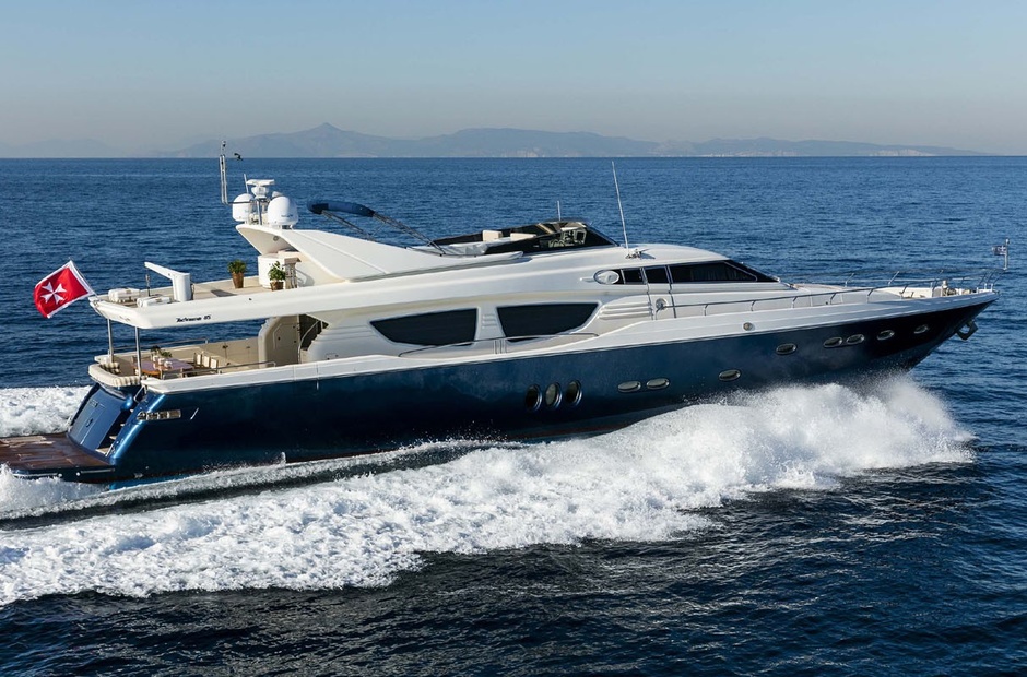 MOMENTUM LUXURY YACHTS