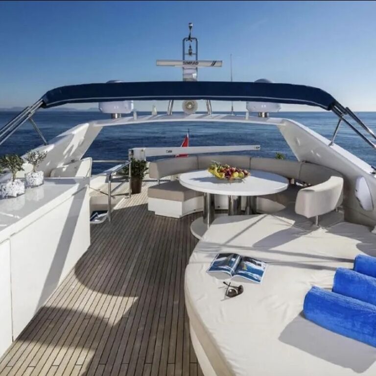 MOMENTUM LUXURY YACHTS