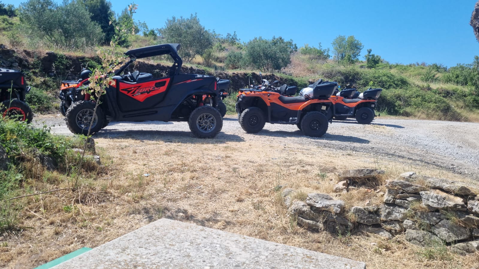Mi & Ti, Rent a Hvar