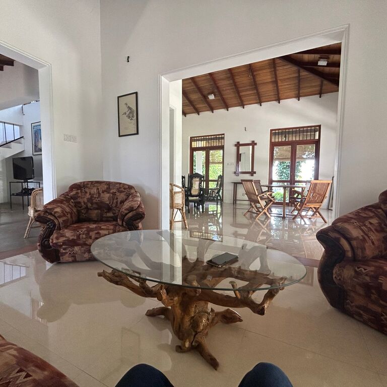 Breez Holiay Home