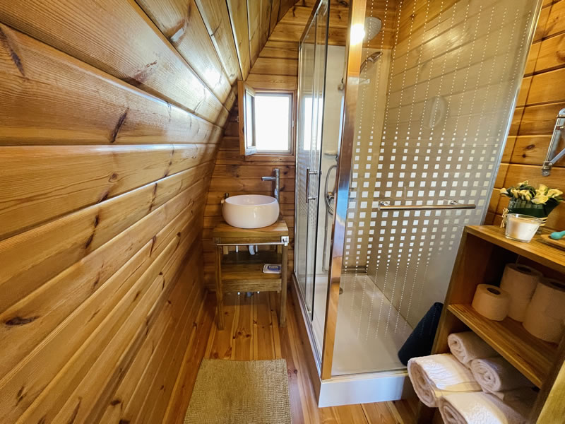 The Gold Pod, relax and enjoy on a Glamping house