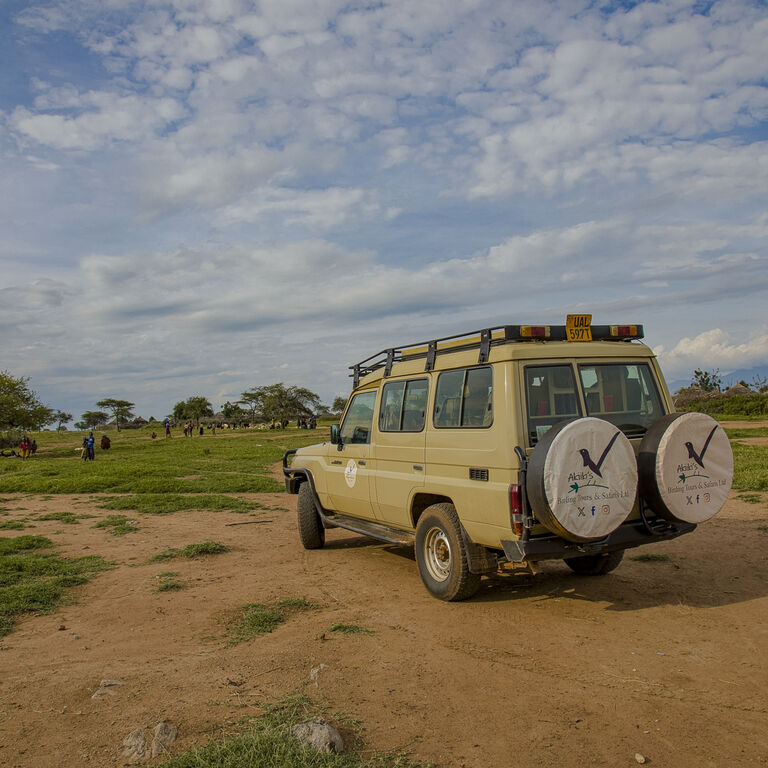 Akiiki Tours