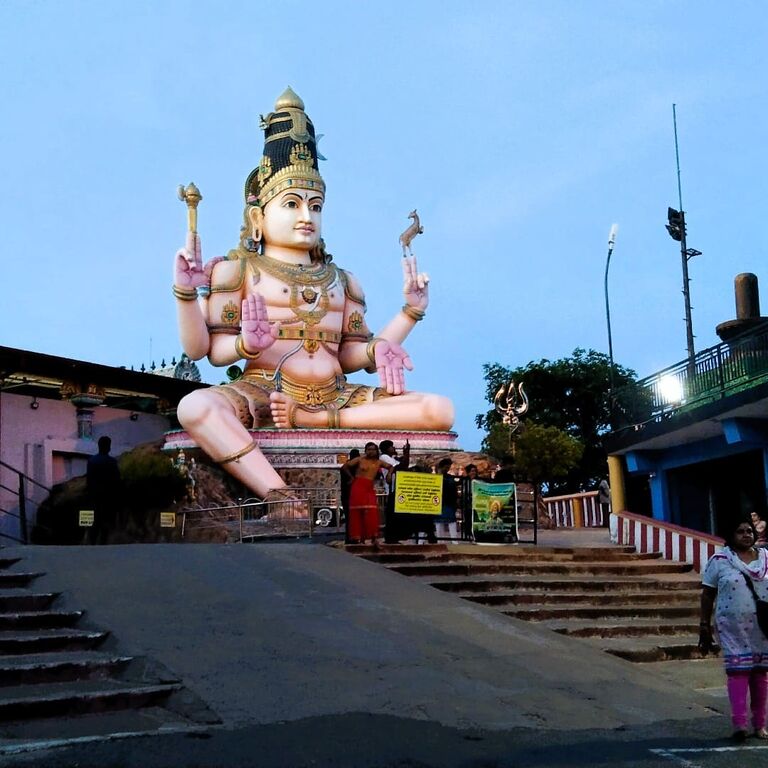 Roundtripsrilanka Travels
