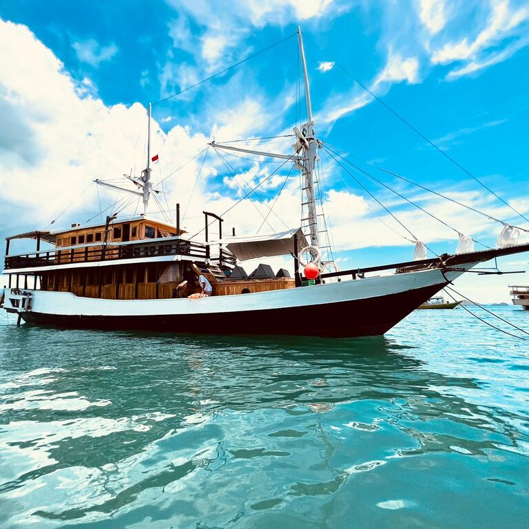 Komodo Lawa Adventure