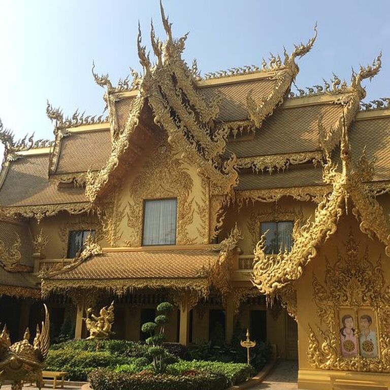 Chiang Rai-Temple Boat Trip