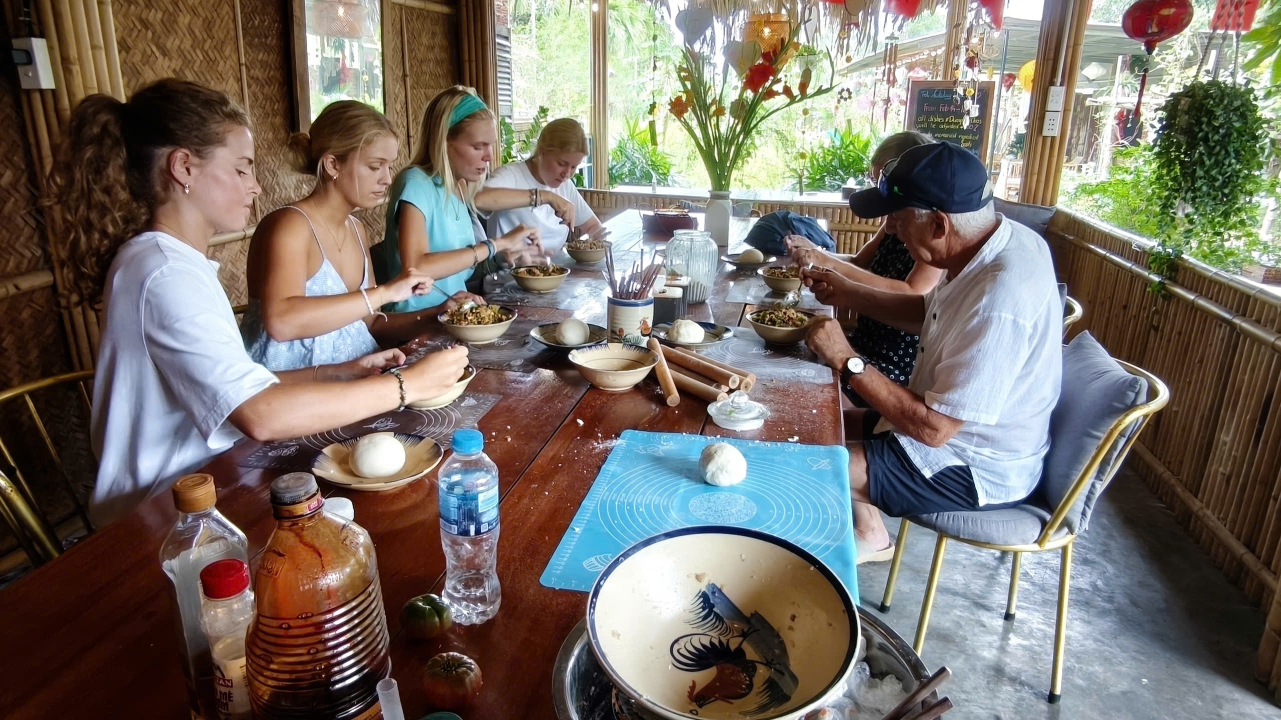 Bong Farm Restaurant