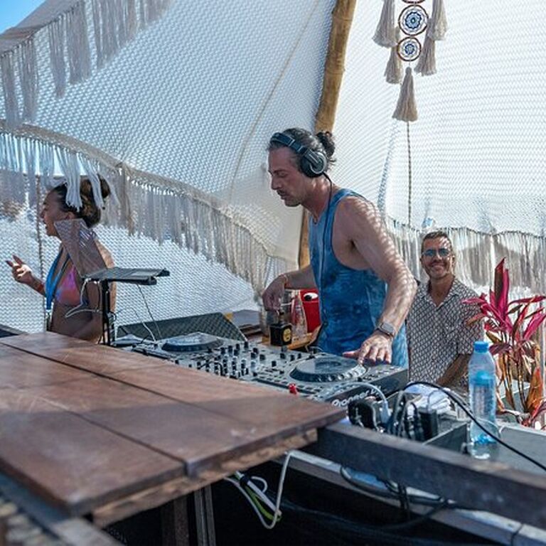 Saturday Party Boat With Dj