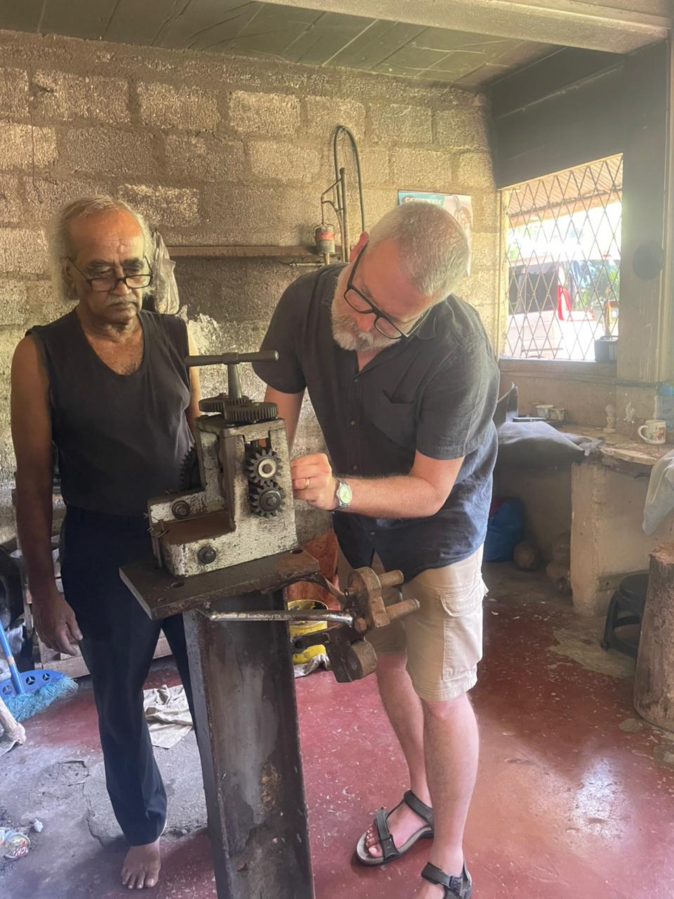 Galle: Traditional Jewelry Making Workshop with Lunch