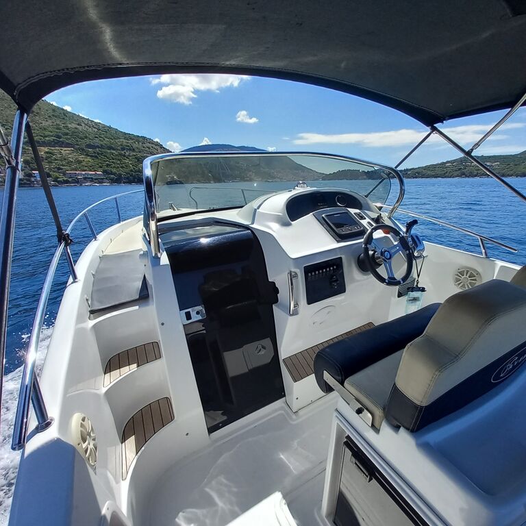 Onyx boat