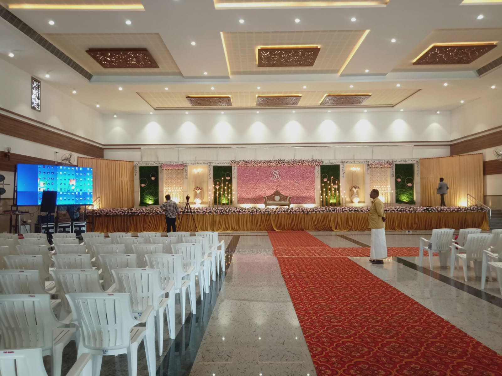 HOTEL SARADHA GRANDE