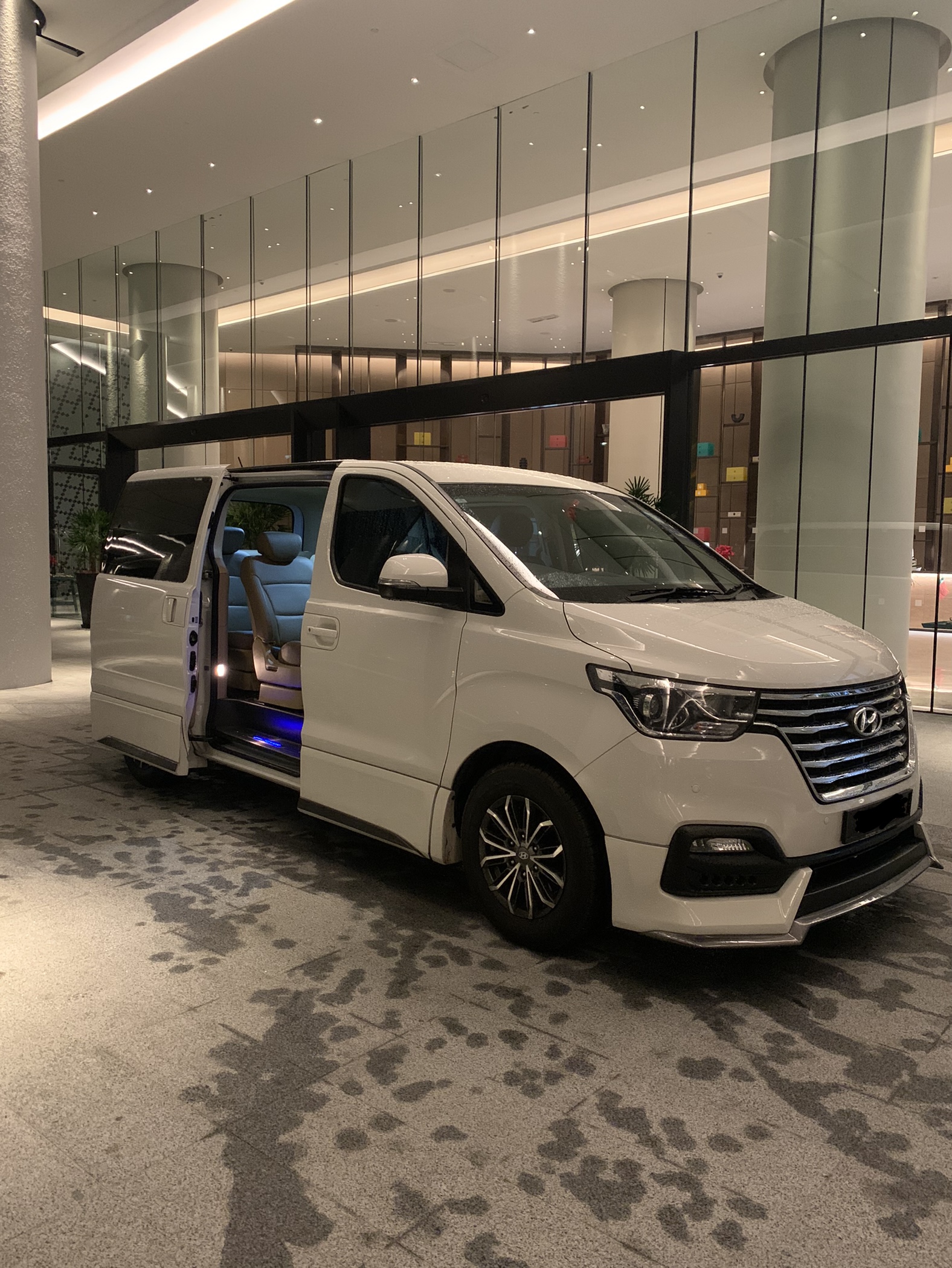 Katz Services Limousine